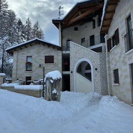 アパート La Loggia Luxury ロッカ・ディ・メッツォ