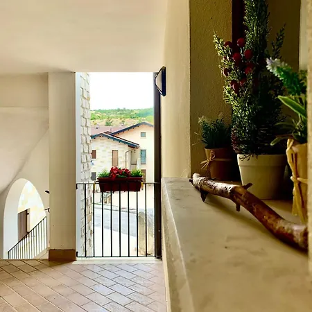 アパート La Loggia Luxury ロッカ・ディ・メッツォ